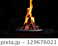 お盆の門火（夜） 129676021