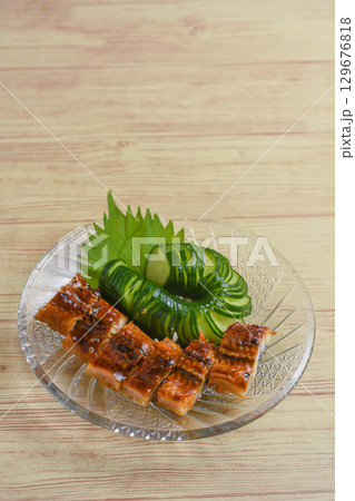 胡瓜とうなぎの酢の物　うざく 129676818