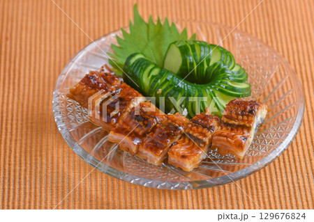 胡瓜とうなぎの酢の物　うざく 129676824