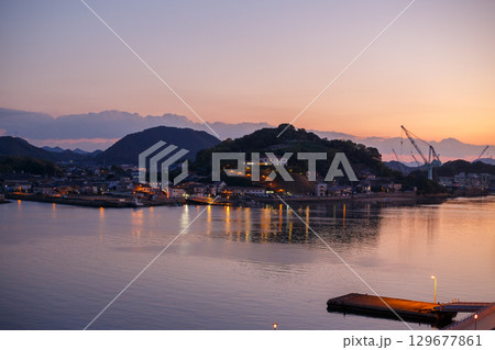 尾道港 夕暮れ 129677861