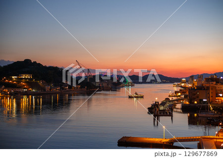 尾道港 夕暮れ 129677869