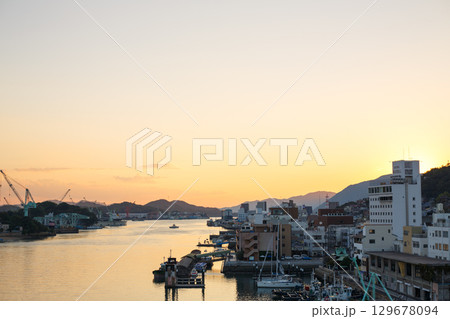 尾道港 夕暮れ 尾道港 夕暮れ 129678094