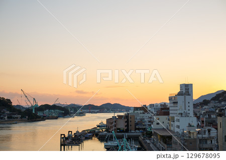 尾道港 夕暮れ 尾道港 夕暮れ 129678095