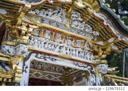 夏の日光 東照宮唐門 夏の日光 東照宮唐門 129678312