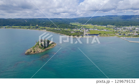 令和6年(2024年)能登半島地震で崩落変形した見附島/ドローン撮影・空撮 令和6年(2024年)能登半島地震で崩落変形した見附島/ドローン撮影・空撮 129679132