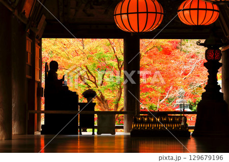 【奈良県】長谷寺弘法大師御影堂と紅葉 【奈良県】長谷寺弘法大師御影堂と紅葉 129679196