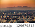 東京都庁から撮影した夕暮れの赤城山 129679812