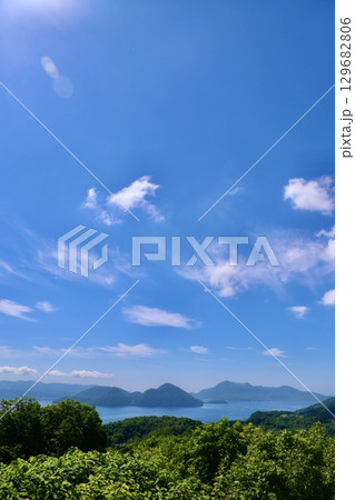 道の駅とうや湖 展望台からの眺め （北海道・洞爺湖町） 129682806