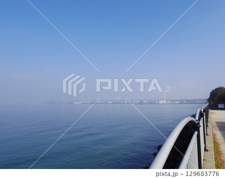 宇多津臨海公園より望む瀬戸内海(香川県宇多津町) 宇多津臨海公園より望む瀬戸内海(香川県宇多津町) 129683776