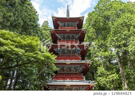 夏の日光 東照宮の五重塔 夏の日光 東照宮の五重塔 129684825