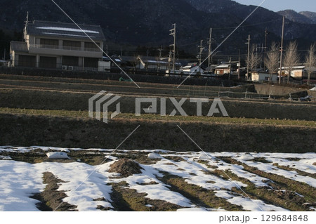 雪の降った朝 129684848