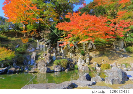 秋の旧久留島氏庭園（国指定名勝・大分県玖珠町） 129685432