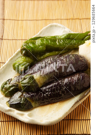 茄子と万願寺とうがらしの揚げ浸し 茄子と万願寺とうがらしの揚げ浸し 129685664