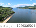 ダム湖に沈む道 129686504