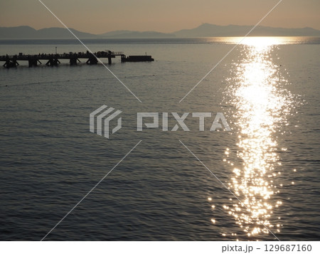海の夕景 129687160