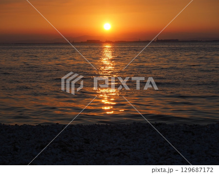 海の夕景 129687172