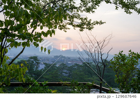 琴平の老舗旅館・琴平花壇の客室露天風呂と眺め(香川県) 琴平の老舗旅館・琴平花壇の客室露天風呂と眺め(香川県) 129687646