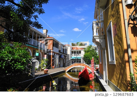 ベネチアの街並みを再現した商店街 6月自由が丘01ラ・ヴィータ自由が丘H3.2 ベネチアの街並みを再現した商店街 6月自由が丘01ラ・ヴィータ自由が丘H3.2 129687683