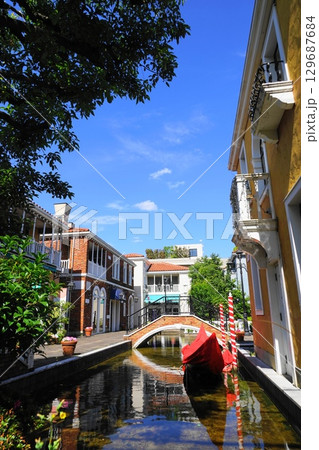 ベネチアの街並みを再現した商店街　6月自由が丘02ラ・ヴィータ自由が丘V3.2 129687684