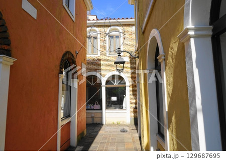 ベネチアの街並みを再現した商店街　6月自由が丘33ラ・ヴィータ自由が丘H3.2 129687695