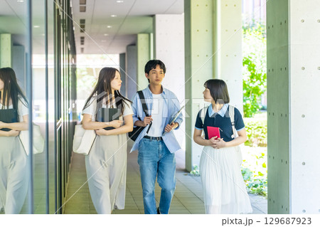 大学生イメージポートレート 129687923