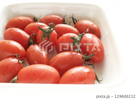 プラム型ミニトマト 129688212