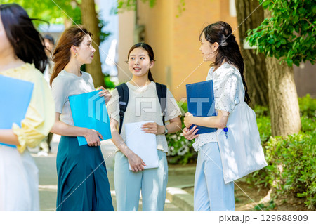 大学生 女性 大学生 女性 129688909