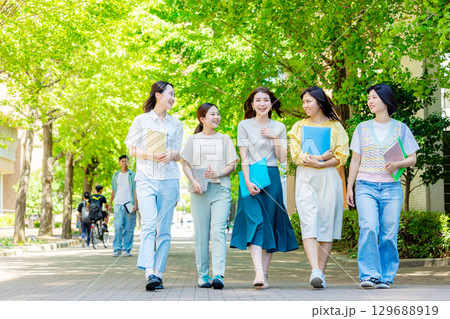 大学生 女性 大学生 女性 129688919