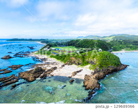 夏のあやまる岬(鹿児島県 奄美大島) 夏のあやまる岬(鹿児島県 奄美大島) 129689366