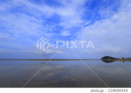父母ヶ浜~朝の青空~ 父母ヶ浜~朝の青空~ 129690459