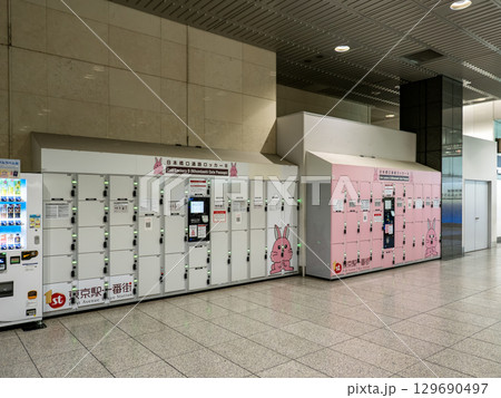 駅に設置された交通系ICカード対応コインロッカー(貸しロッカー) 駅に設置された交通系ICカード対応コインロッカー(貸しロッカー) 129690497