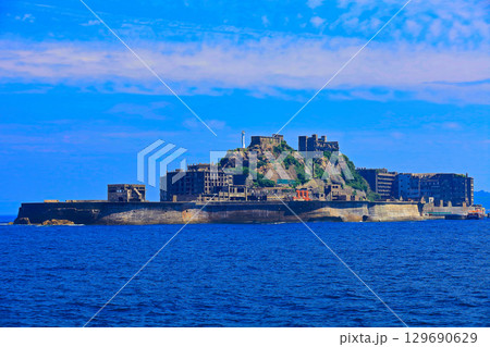 【長崎県】産業革命遺産の軍艦島(世界文化遺産) 【長崎県】産業革命遺産の軍艦島(世界文化遺産) 129690629