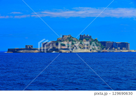 【長崎県】産業革命遺産の軍艦島（世界文化遺産） 129690630