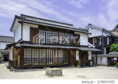 倉敷美観地区の町並み　倉敷物語館　岡山県倉敷市 129691082