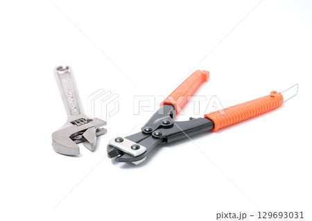 レンチ,スパナ,工具,道具,用具,DIY,ワイヤークリッパー、ネジ,ナット,ボルト,産業,修理,大工 レンチ,スパナ,工具,道具,用具,DIY,ワイヤークリッパー、ネジ,ナット,ボルト,産業,修理,大工 129693031