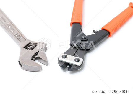 レンチ,スパナ,工具,道具,用具,DIY,ワイヤークリッパー、ネジ,ナット,ボルト,産業,修理,大工 129693033