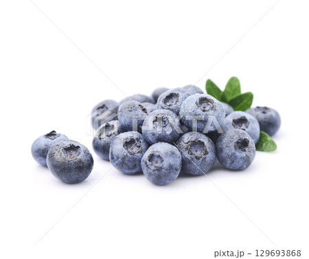 Sweet blueberries with water flower  on white backgrounds 129693868