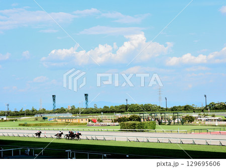真夏の中京競馬場 真夏の中京競馬場 129695606