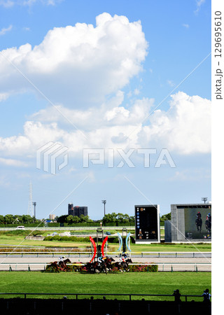 真夏の中京競馬場 129695610