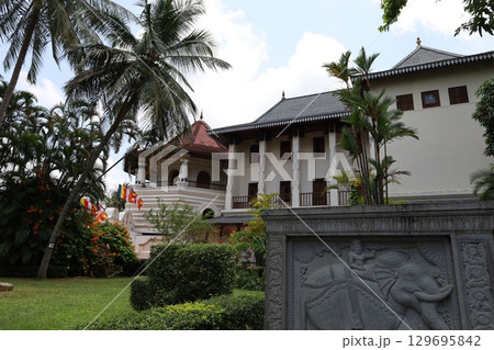 佛歯寺【スリランカ・キャンディー】 129695842