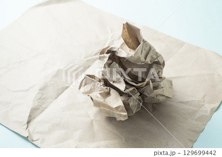 紙の緩衝材 紙の緩衝材 129699442