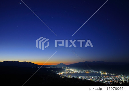 高ボッチ高原より富士山と南アルプスと諏訪湖 高ボッチ高原より富士山と南アルプスと諏訪湖 129700664