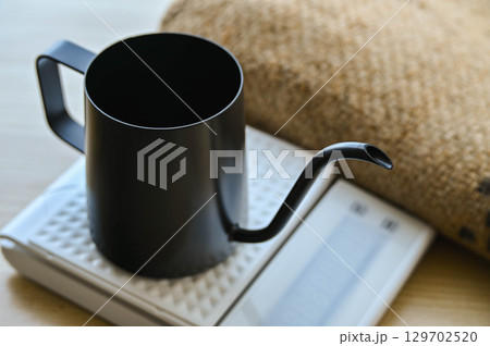 ポットとスケール コーヒー用具 ポットとスケール コーヒー用具 129702520