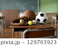 おしゃれなオフィスで働く女性 129703923