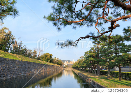 京都の二条城の夕景 外堀 (京都府京都市中京区) 京都の二条城の夕景 外堀 (京都府京都市中京区) 129704306