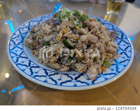 台湾　チャーハン 129704504