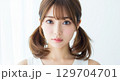 ツインテールの女性モデル 129704701