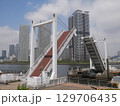 豊洲ららぽーと前のウォーターフロント(跳ね橋) 129706435