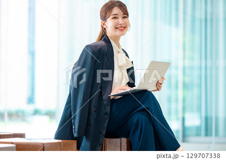 営業 女性 ビジネス 営業 女性 ビジネス 129707338