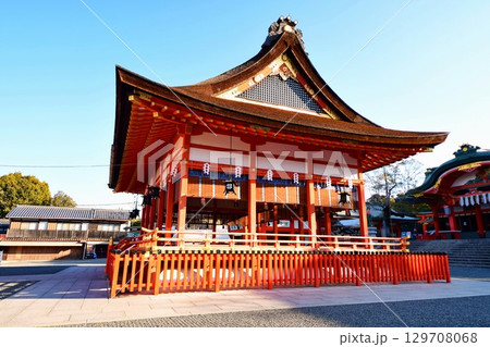 京都府　伏見稲荷大社 外拝殿（重要文化財） 京都市伏見区深草藪之内町　2022 年 2月 129708068